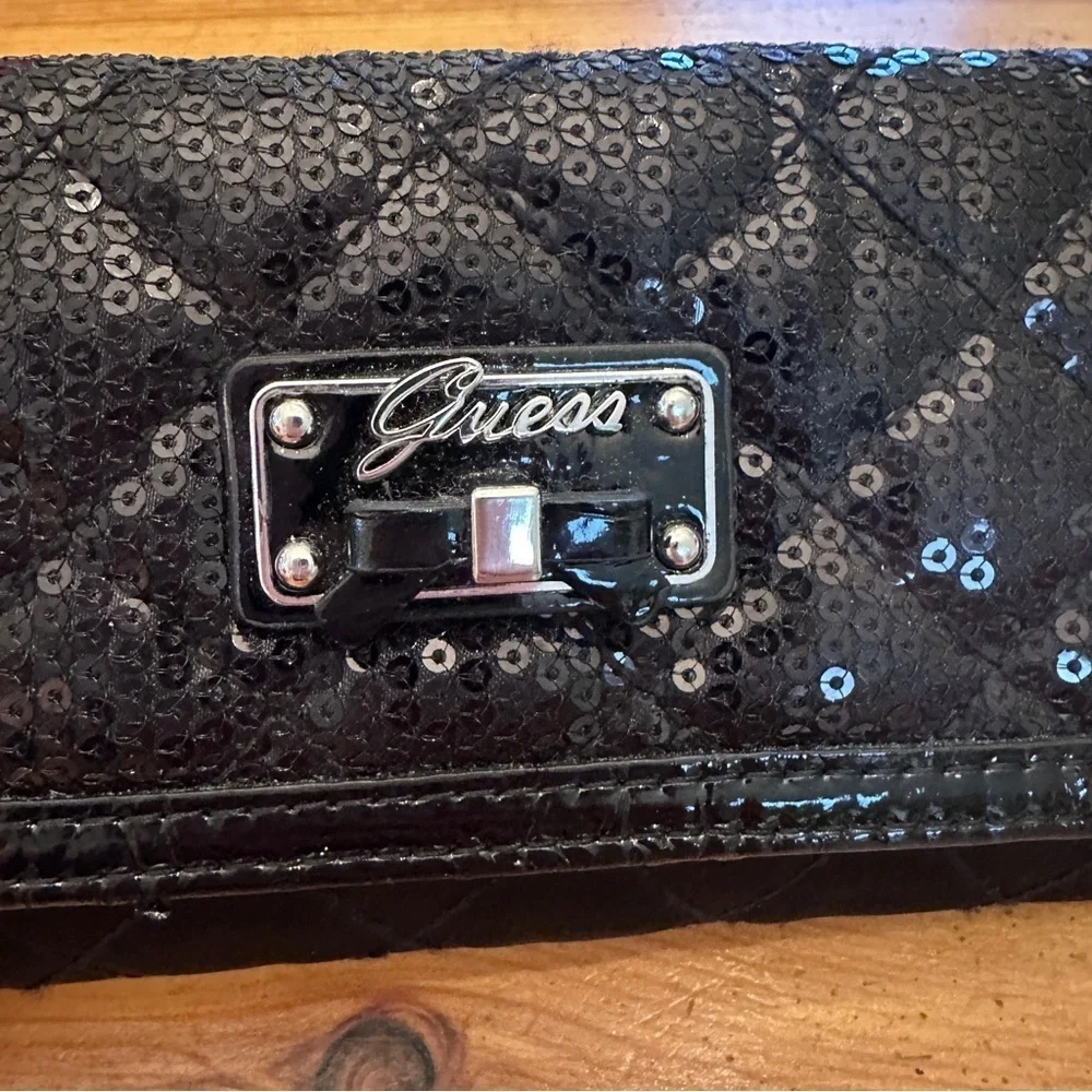 NWT Guess sequin bow wallet🎀